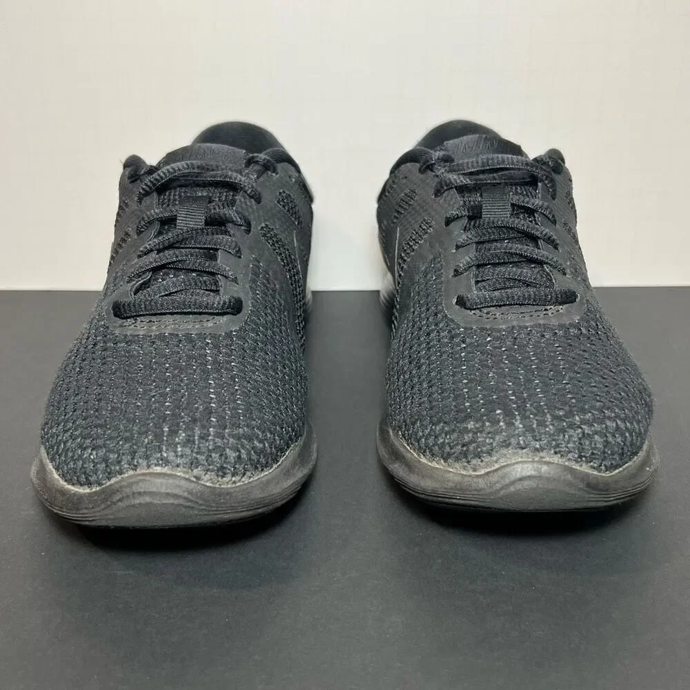 Womens NIKE Revolution 4 Triple Black Running Shoes / Size 6